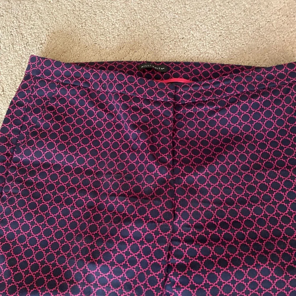 NWOT Willi Smith - Womans fuchsia/navy abstract pattern high rise crop pants, 10